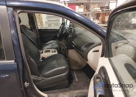 2016 Chrysler Town & Country Touring from USA, damaged, VIN 2C4RC1BG8GR172890